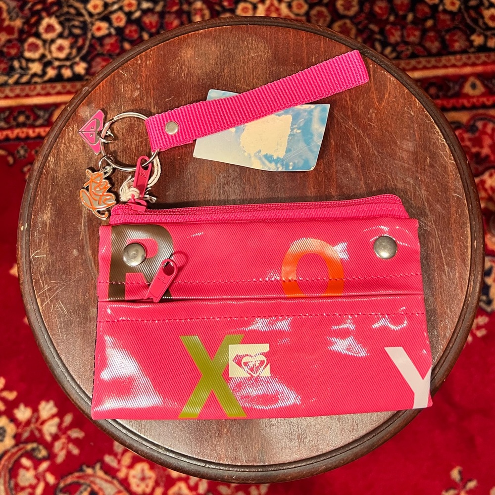 NWT 2010’s Roxy Pink Folding Wallet Charm Wristlet